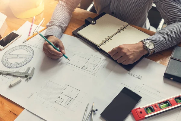 Mühendis ve mimar kavramı, mühendis mimar ofis ekibi ile çalışma planları