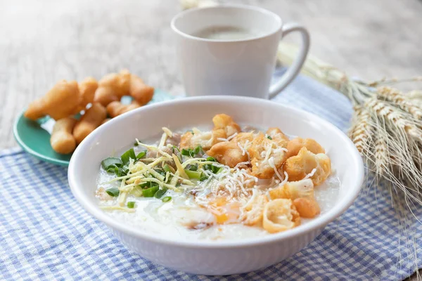 Comida Desayuno Congee Gachas Arroz Carne Cerdo Picada Huevo Hervido —  Fotos de Stock