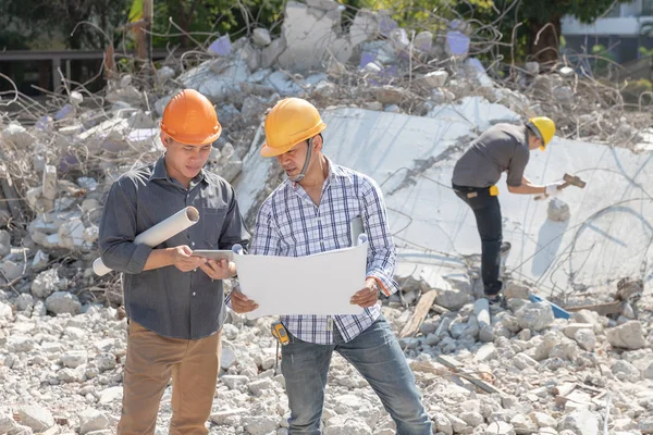 Engineer Architect Worker Operation Control Demolish Old Building — Stock Photo, Image