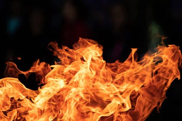 Siyah Arka Plan Üzerine Gaz Patlaması Alevlerden Closeup Yangın — Stok fotoğraf