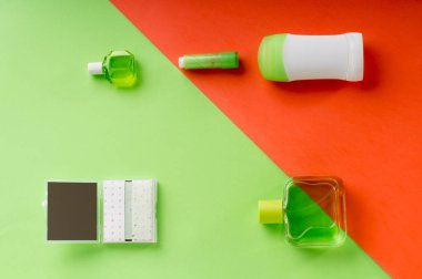 Göz damlaları, deodorant, dudak kremi, parfüm, Bloting kağıtları