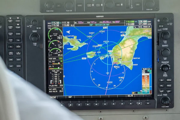 ボラカイ島 ダッシュ ボード上を飛ぶ小型民間航空機のコントロール パネルが表示されます ダイヤル ボタン スイッチ フェーダー 切り替えアイテム他 近代的な航空機および航空宇宙産業 — ストック写真