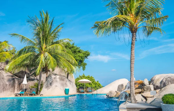 Tropikal tatil güzel yüzme havuzu , Phangan adası, Tha — Stok fotoğraf