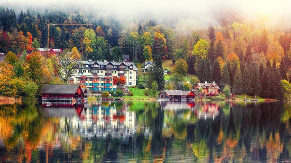 Misty Morning Altaussee Village Misty Autumn Scene Morning Mirror Reflection — Stock Photo, Image