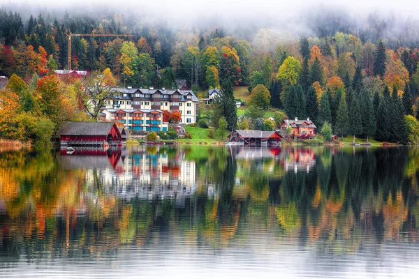 Misty Morning Altaussee Village Misty Autumn Scene Morning Mirror Reflection — Stock Photo, Image