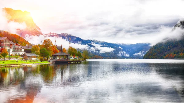 Fantásticas Vistas Del Lago Reflejo Espejo Escena Dramática Pintoresca Ubicación — Foto de Stock