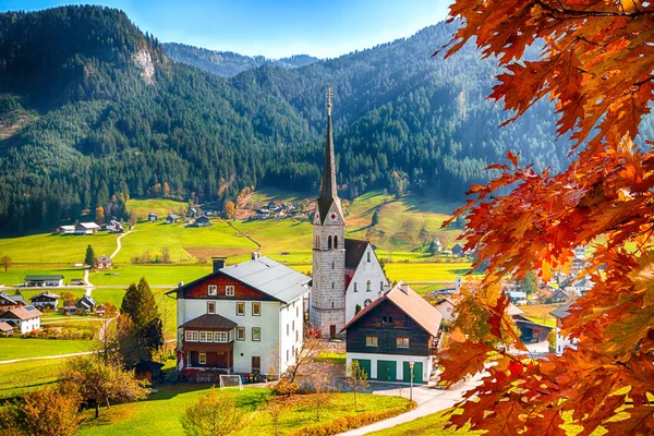 Alpesi Zöld Mezők Hagyományos Fából Készült Házak Kilátással Gosau Falu — Stock Fotó