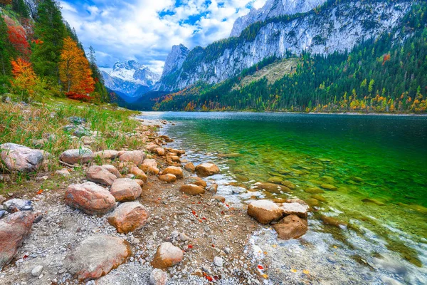 Beautiful View Idyllic Colorful Autumn Scenery Dachstein Mountain Summit Gosausee — Stock Photo, Image