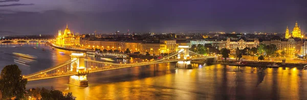 Budapest City Nachtbeeld Kijk Kettingbrug Rivier Donau Beroemde Gebouw Van — Stockfoto