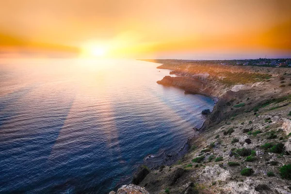 Pôr Sol Dramático Cape Fiolent Com Rochas Grama Primeiro Plano — Fotografia de Stock