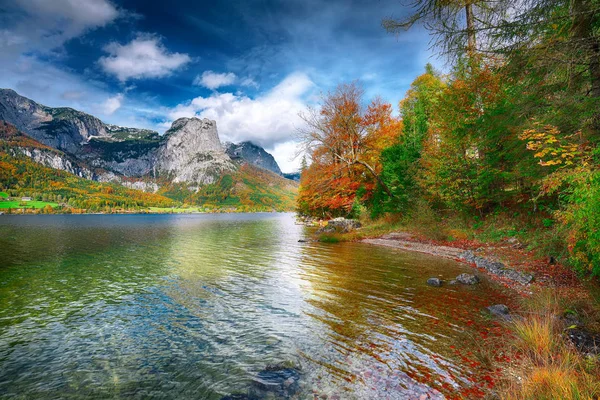 Idylliczna Jesienna Scena Jeziorze Grundlsee Lokalizacja Resort Grundlsee Liezen District — Zdjęcie stockowe