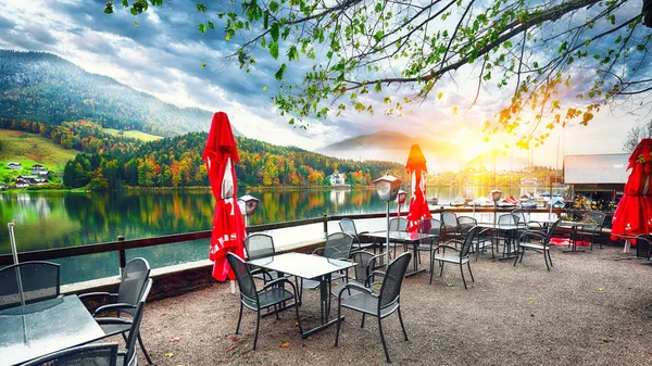 Herbstszene Einer Kleinen Gaststätte Grundlsee Lage Resort Grundlsee Liezen Bezirk — Stockfoto