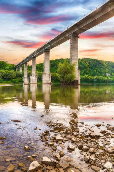 Riesige Bogenbrücke Über Den Fluss Dnister Der Ukraine Gebaut Schöne — Stockfoto