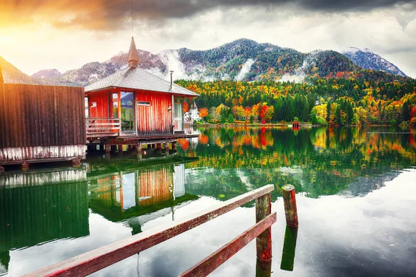 Fantastic Views Lake Mirror Reflection Dramatic Picturesque Scene Location Resort — Stock Photo, Image