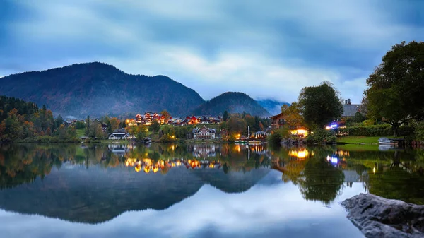 Dramatic Picturesque Scene Evening Lake Grundelsee Mirror Reflection Location Resort — Stock Photo, Image