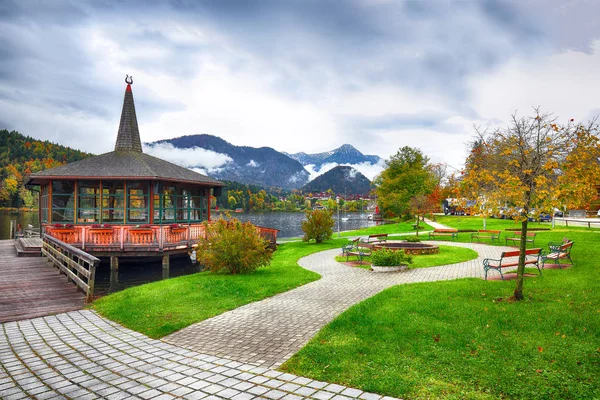 Fantastische Aussicht Auf Den See Spiegelreflexion Dramatische Und Malerische Szene — Stockfoto