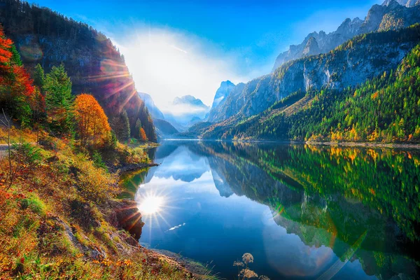 Bella Vista Idilliaci Paesaggi Autunnali Colorati Con Cima Del Monte — Foto Stock