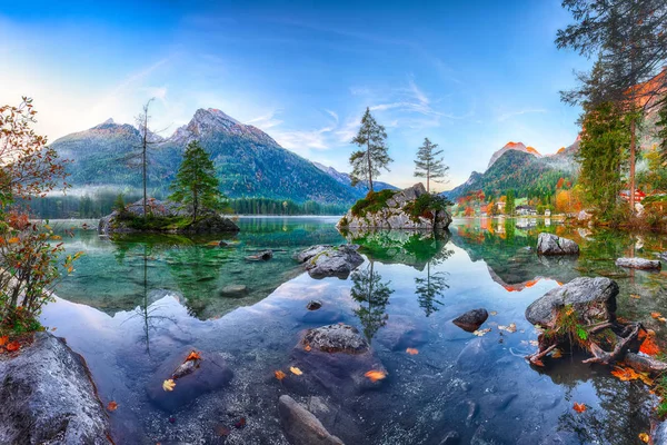 Fantastica Alba Autunnale Del Lago Hintersee Bella Scena Alberi Isola — Foto Stock