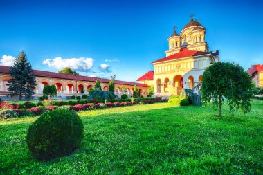 Taç giyme töreni Ortodoks katedrali Alba Iulia Kalesi içinde. Transilvanya, Alba Iulia kent, Romanya, Avrupa dramatik yaz sahne