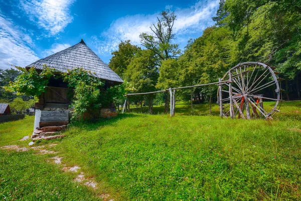 Fantastische Sommerszene Transsilvanien Blick Auf Traditionelle Rumänische Bauernhäuser Schönheit Der — Stockfoto