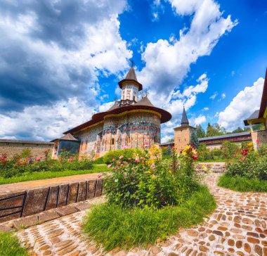 Muhteşem yaz sahne Sucevita Manastırı Romanya Ortodoks Manastırı. Doğu Ortodoks Kilisesi, Ieremia Movila, Sucevitai, komün tarafından 1585 inşa Bukovina bölge, Romanya, Europe