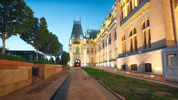 Edificio Del Palacio Cultura Iasi Fantástico Paisaje Urbano Verano Ciudad — Foto de Stock