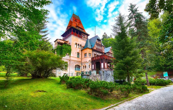 Pelisor castle letnią rezydencję w sinaia — Zdjęcie stockowe