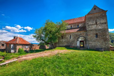 Cis kaya tepenin üstünde Müstahkem Lutheran Kilisesi St Michael