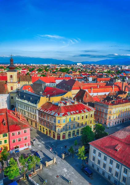 Holy Trinity Church en Council Tower in Sibiu City, uitzicht vanaf t — Stockfoto