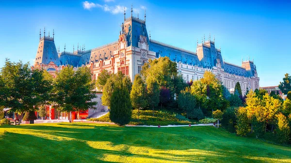 The Palace of Culture edifice in Iasi, Romania. — Stock Photo, Image