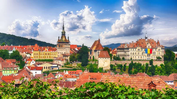 Cityscape mimari Sighisoara yedekte üzerinden panoramik görünüm — Stok fotoğraf