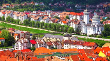 Sighisoara şehir üzerinden görünüm. Holy Trinity Kilisesi