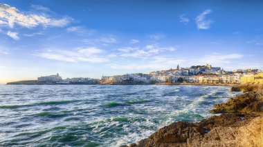 Vieste adlı güzel kasabanın tarihi merkezi şehir