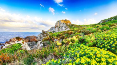 Natur cape Milazzo panorama üzerinde dramatik bahar günbatımı