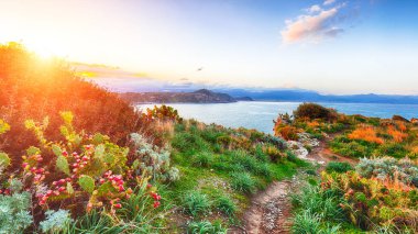 Natur cape Milazzo panorama üzerinde dramatik bahar günbatımı