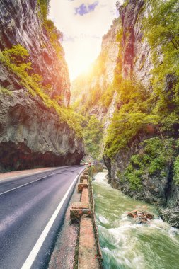 Muhteşem yaz görünümünü Bicaz Kanyon/Cheile Bicazului