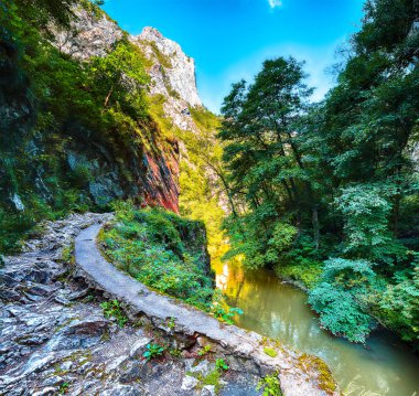 Turda geçit Cheile Turzii işaretli izi ile doğal bir rezerv
