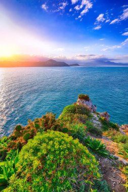 Natur cape Milazzo panorama üzerinde dramatik bahar günbatımı