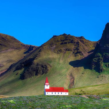Mouint önünde Vikurkirkja Hıristiyan Kilisesi Muhteşem görünümü