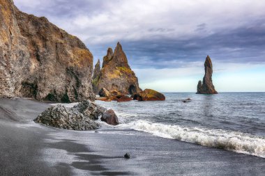 Blac bazalt kaya oluşumları Troll Toes ile Amazing manzara