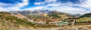 Morano Calabro'nun panoramik manzarası