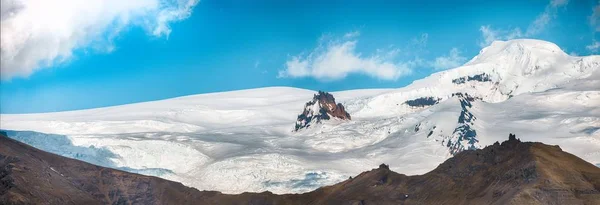 Skaftafellsjokull gla çevresindeki volkanik dağların inanılmaz görünümü — Stok fotoğraf
