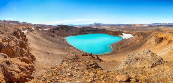 Fantastisk utsikt över den berömda kratern Viti vid Krafla geotermiskt område — Stockfoto