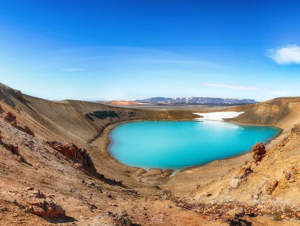 Espléndida vista del famoso cráter Viti en la zona geotérmica de Krafla —  Fotos de Stock