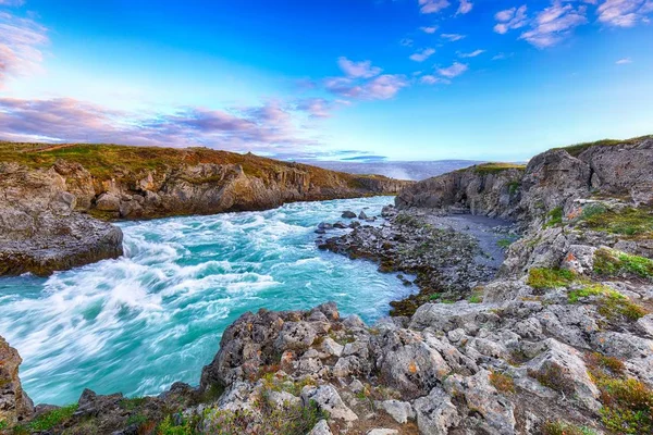 Incredible landscape scene of Geitafoss waterfall. — Stock Photo, Image