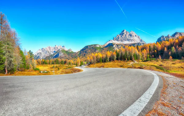 Naturskön Bild Den Alpina Vägen Nationalparken Tre Cime Lavaredo Plats — Stockfoto