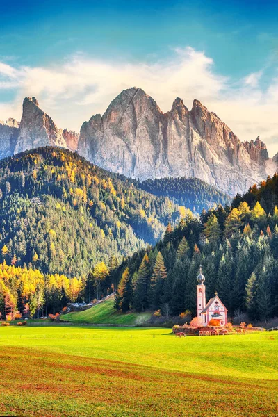 Paisajes Majestuosos Dolomitas Con San Juan Capilla Ranui Ubicación Santa —  Fotos de Stock