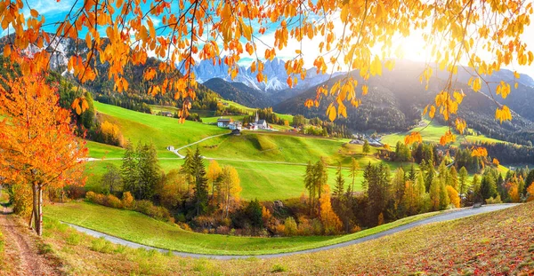 Maravillosa Escena Otoñal Del Magnífico Pueblo Santa Maddalena Dolomitas Ubicación — Foto de Stock