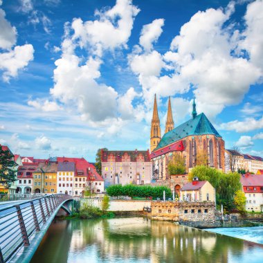 Gorlitz 'in St. Peter ve Paul kilisesiyle muhteşem bir rahim şehri. Polonyalı tarafından çekilmiş. Konum: Gorlitz, Saksonya, Almanya, Avrupa