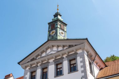 Slovenya 'nın başkenti Ljubljana' nın binalarına güzel dekore edilmiş cepheler.